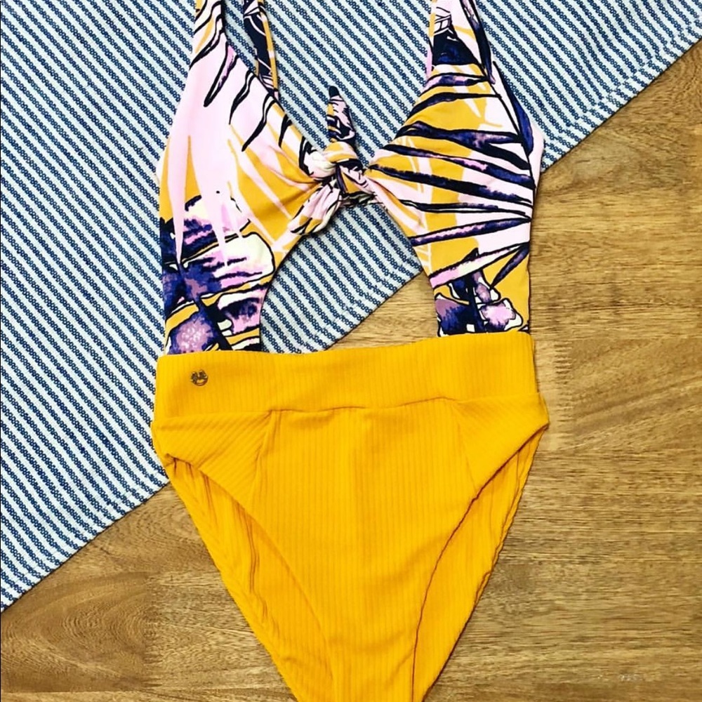 Maracuja Sherbert One Piece - Picture 2 of 8